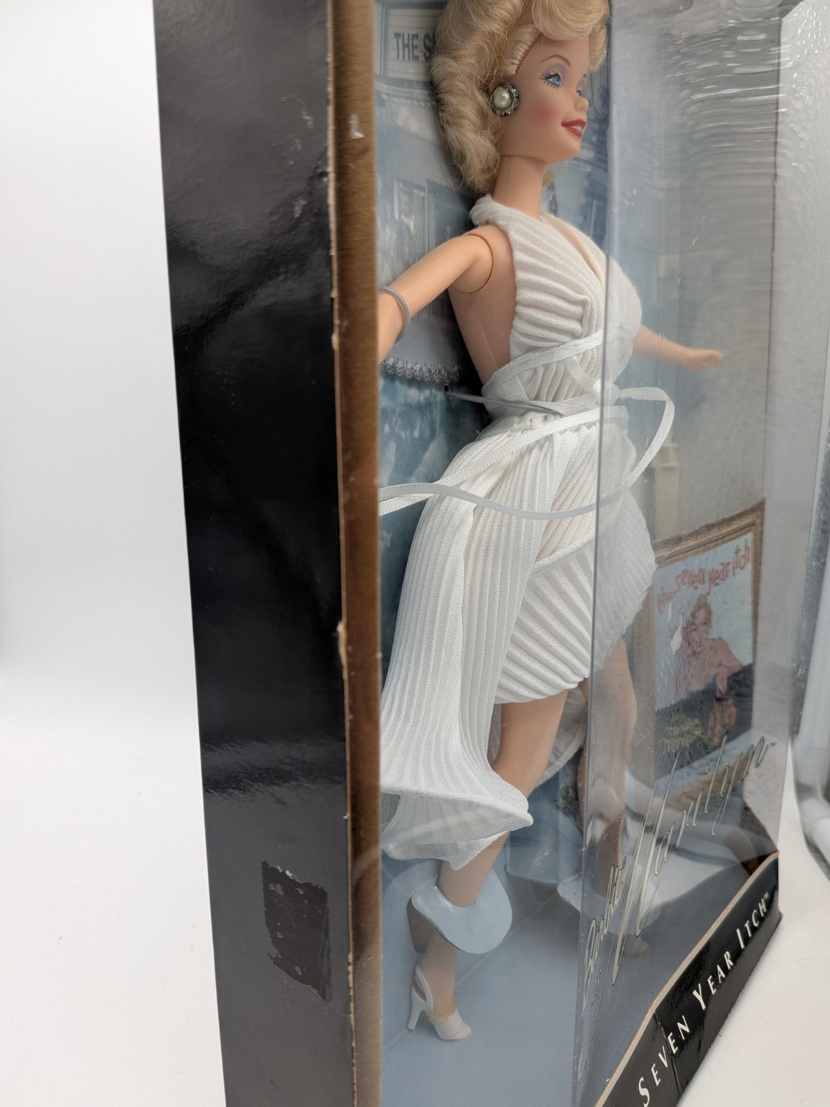 ​Mattel 1997 Hollywood Legends  Barbie as Marilyn Monroe The Seven Year Itch