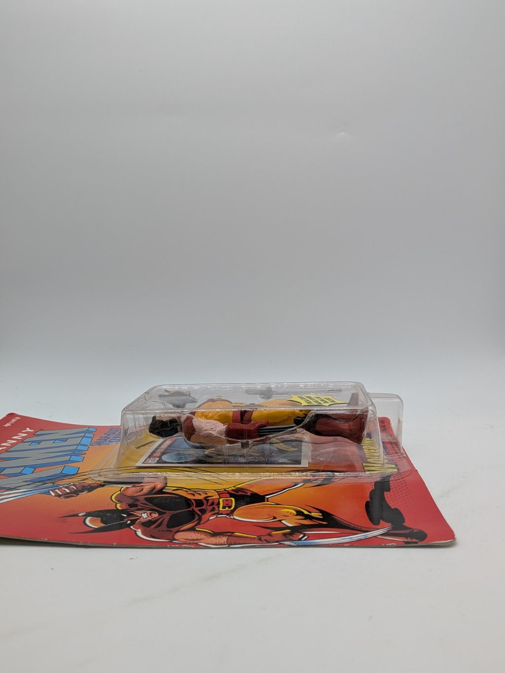 Toy Biz 1991 The Uncanny X-Men Wolverine Action Figure (Snap-Out Claws)