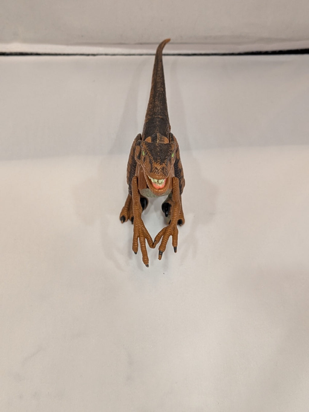 Kenner 1993 Jurassic Park Velociraptor JP03  Biting Action Figure