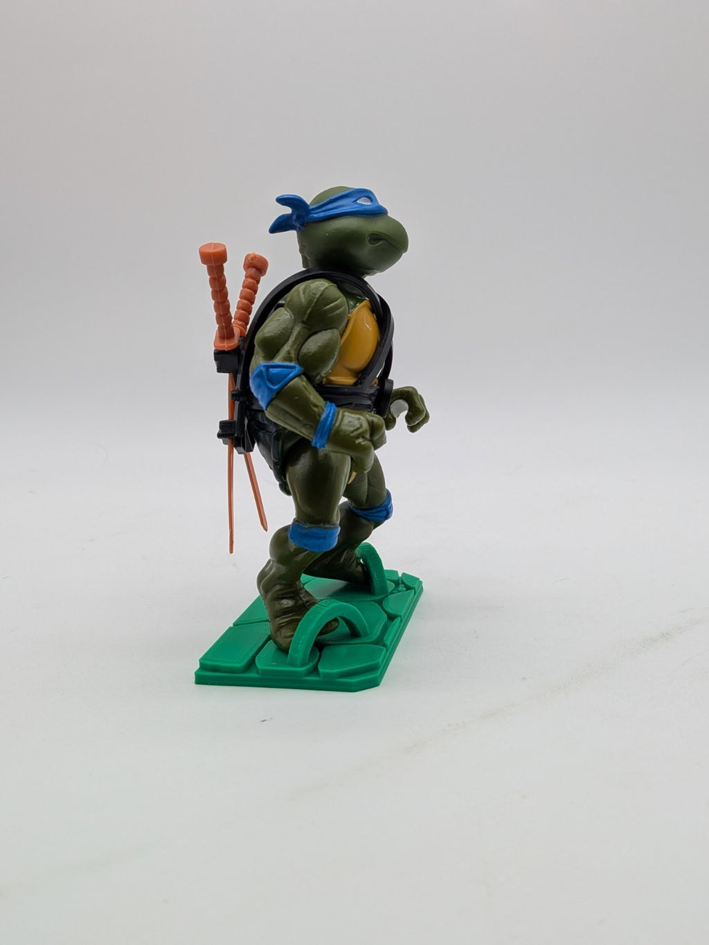 Playmates 1988 Teenage Mutant Ninja Turtles Leonardo (Hard Head Variant) 