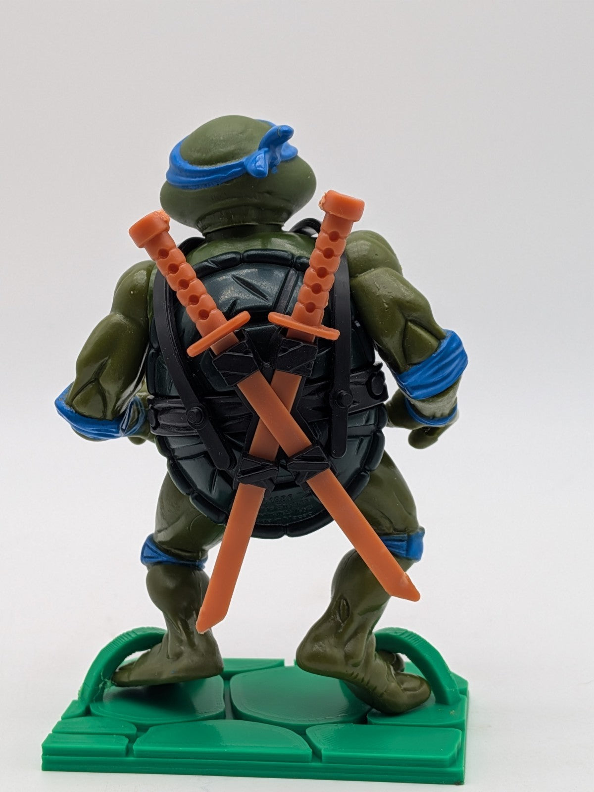 Playmates 1988 Teenage Mutant Ninja Turtles Leonardo (Hard Head Variant) 