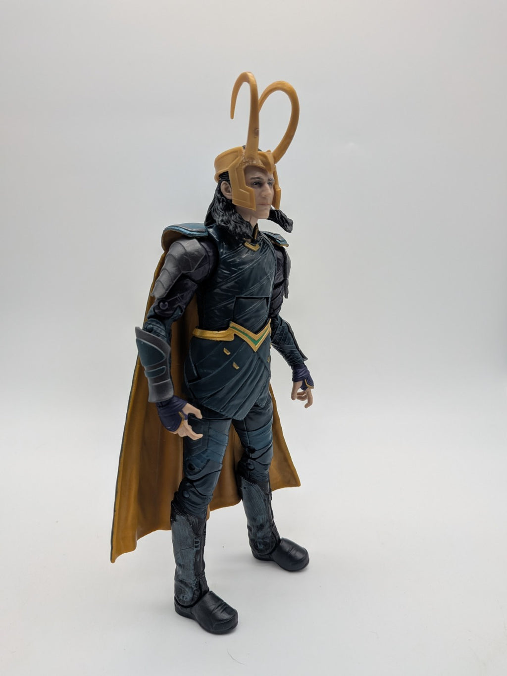 Hasbro 2017 Marvel Legends Loki - Incomplete 