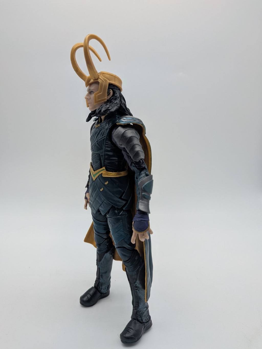 Hasbro 2017 Marvel Legends Loki - Incomplete 