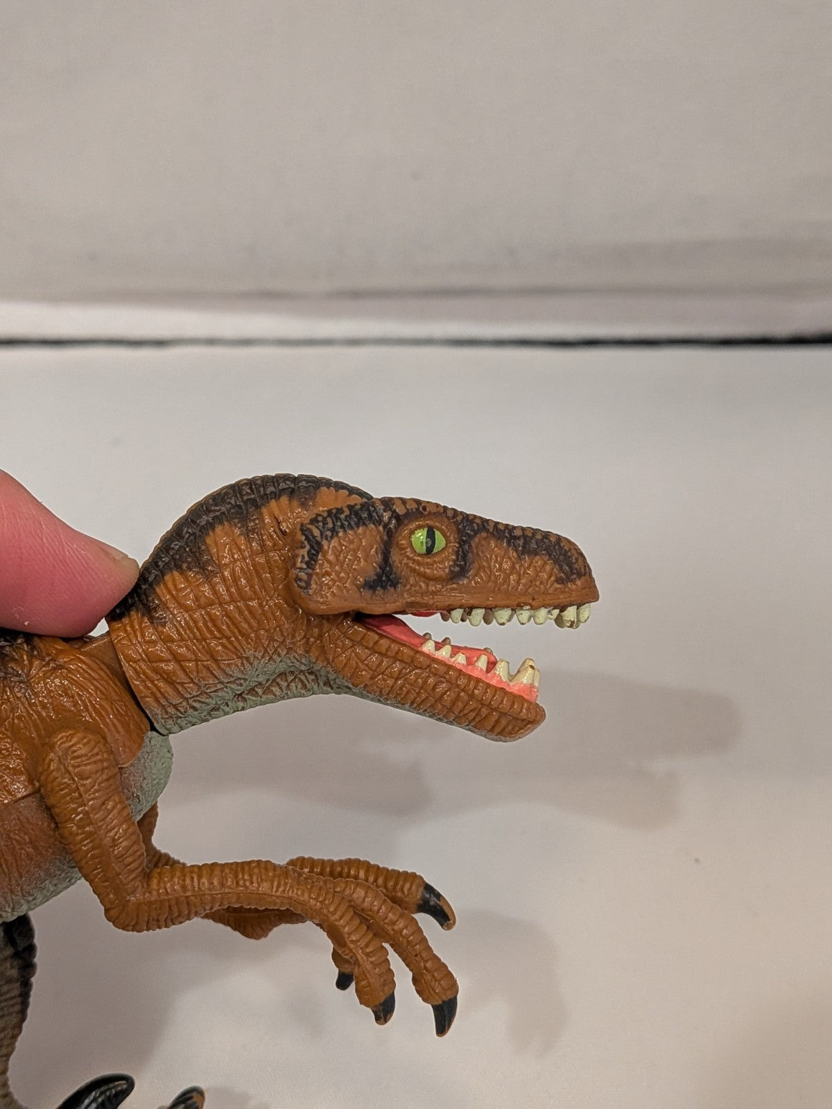 Kenner 1993 Jurassic Park Velociraptor JP03  Biting Action Figure