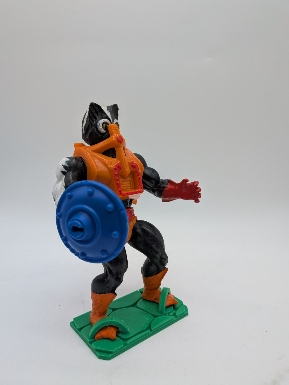 Mattel 1985 Masters of the Universe Stinkor Action Figure (Complete)