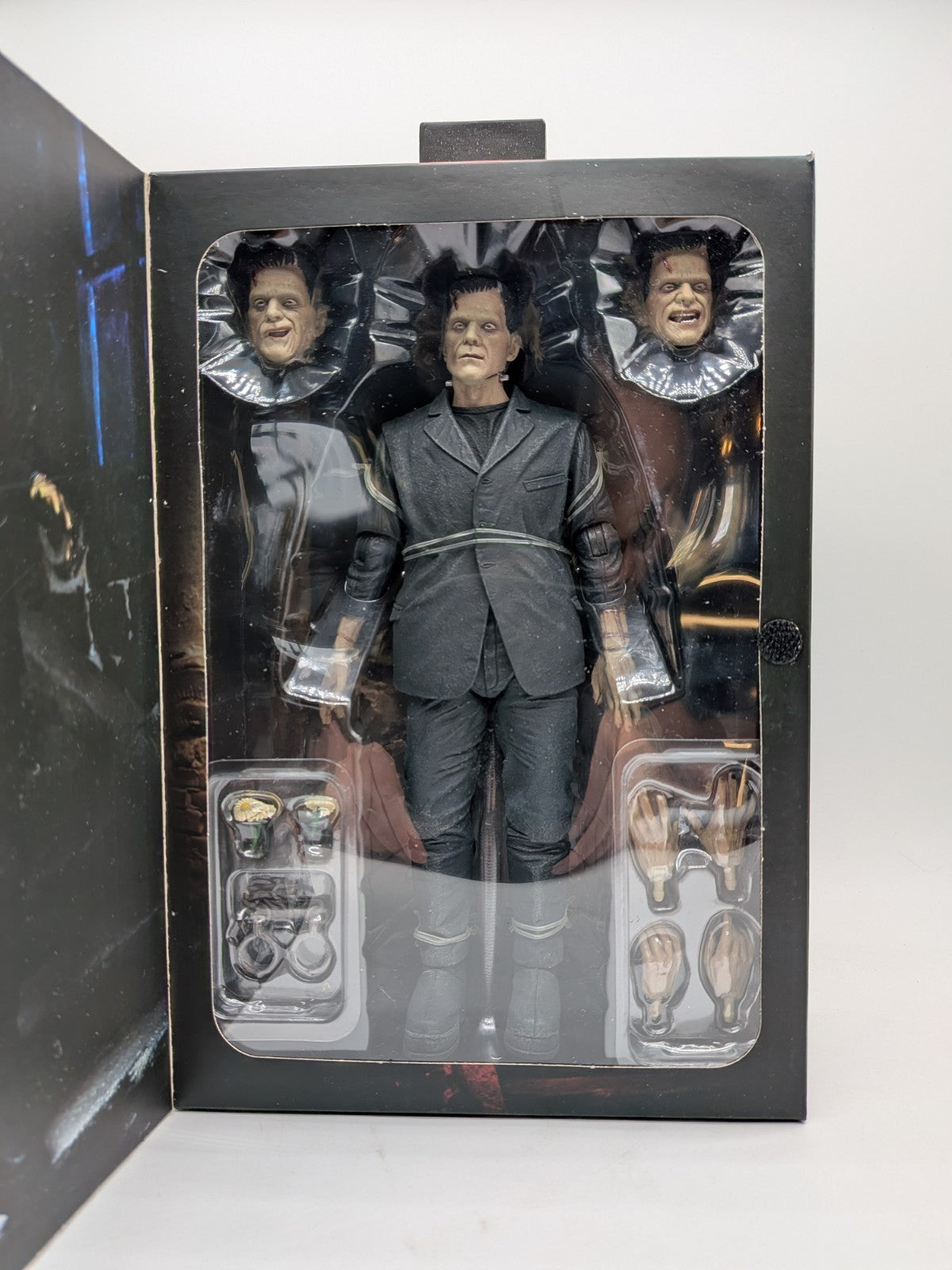 NECA 2021 Universal Monsters Ultimate Frankenstein's Monster (Color)