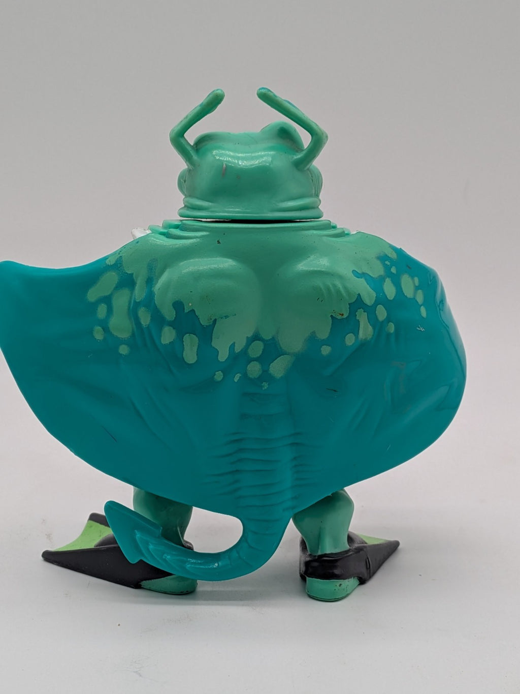 Playmates 1990 Teenage Mutant Ninja Turtles Ray Fillet Action Figure (Complete)