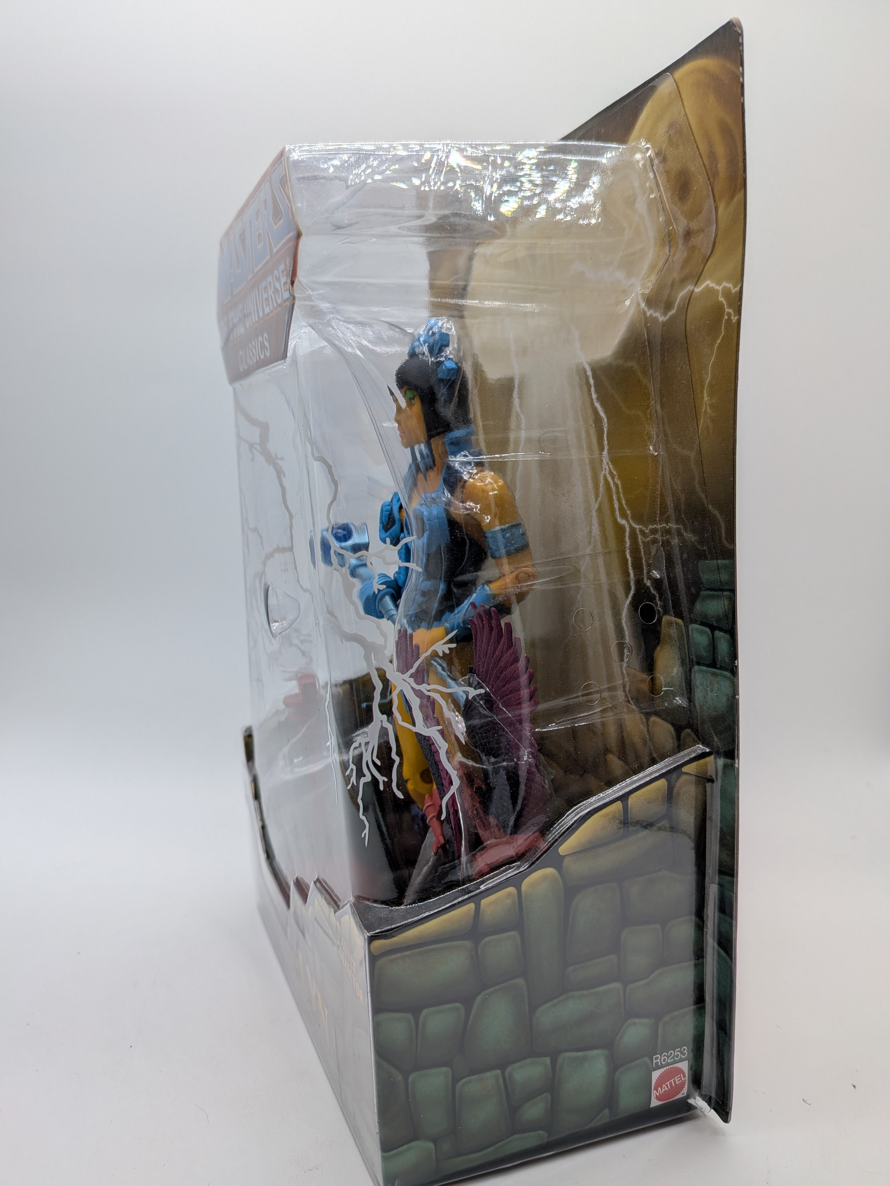 Mattel 2010 Masters of the Universe Classics Evil-Lyn Action Figure