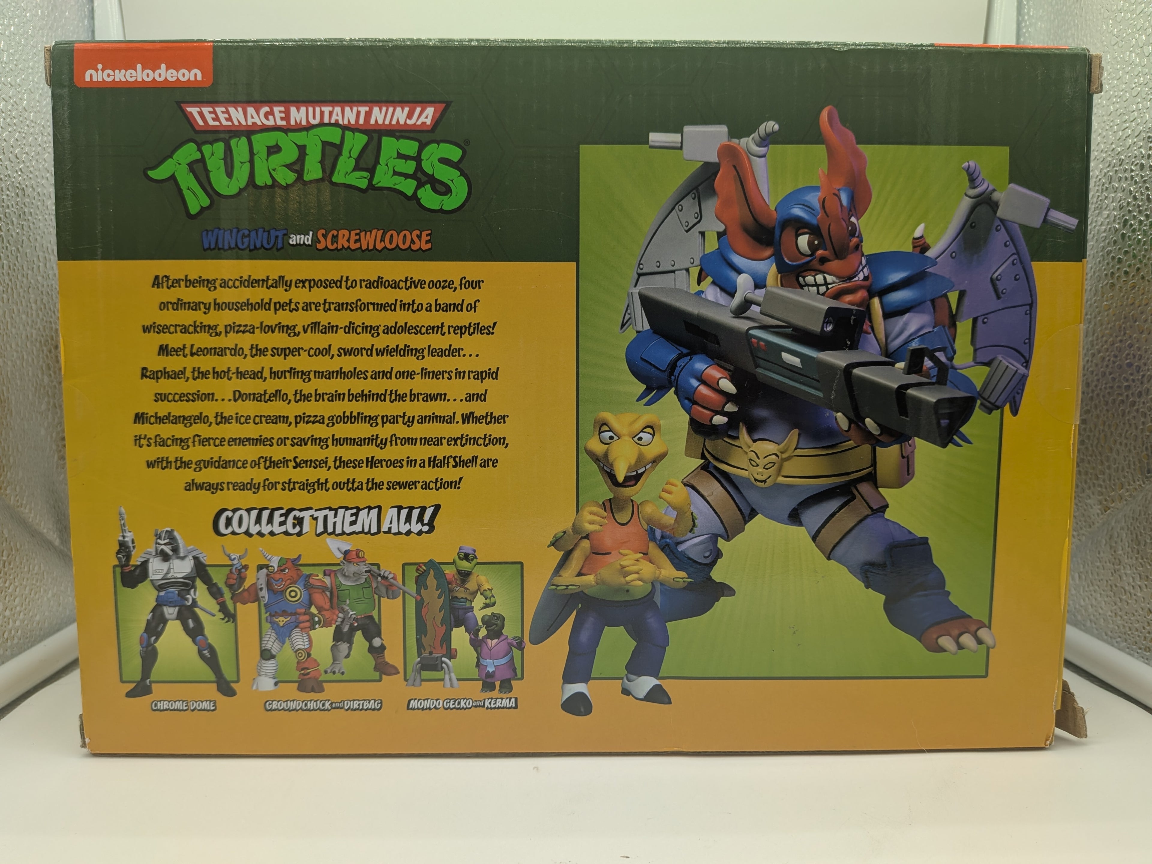 NECA 2022 Teenage Mutant Ninja Turtles Cartoon Classic Wingnut and Screwloose