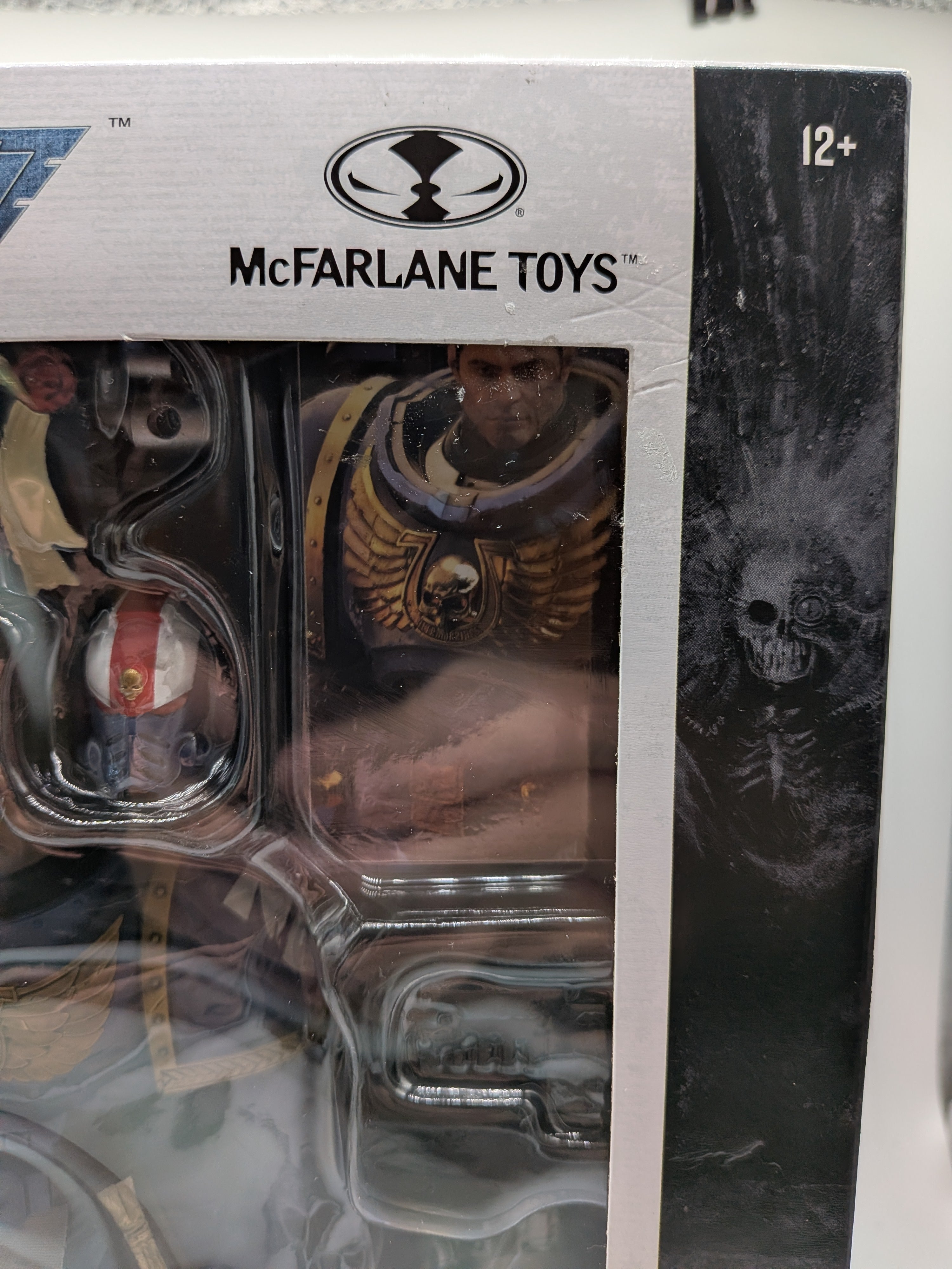 McFarlane Toys 2024 Warhammer 40,000 Ultramarines Lieutenant Titus (Platinum Edition)