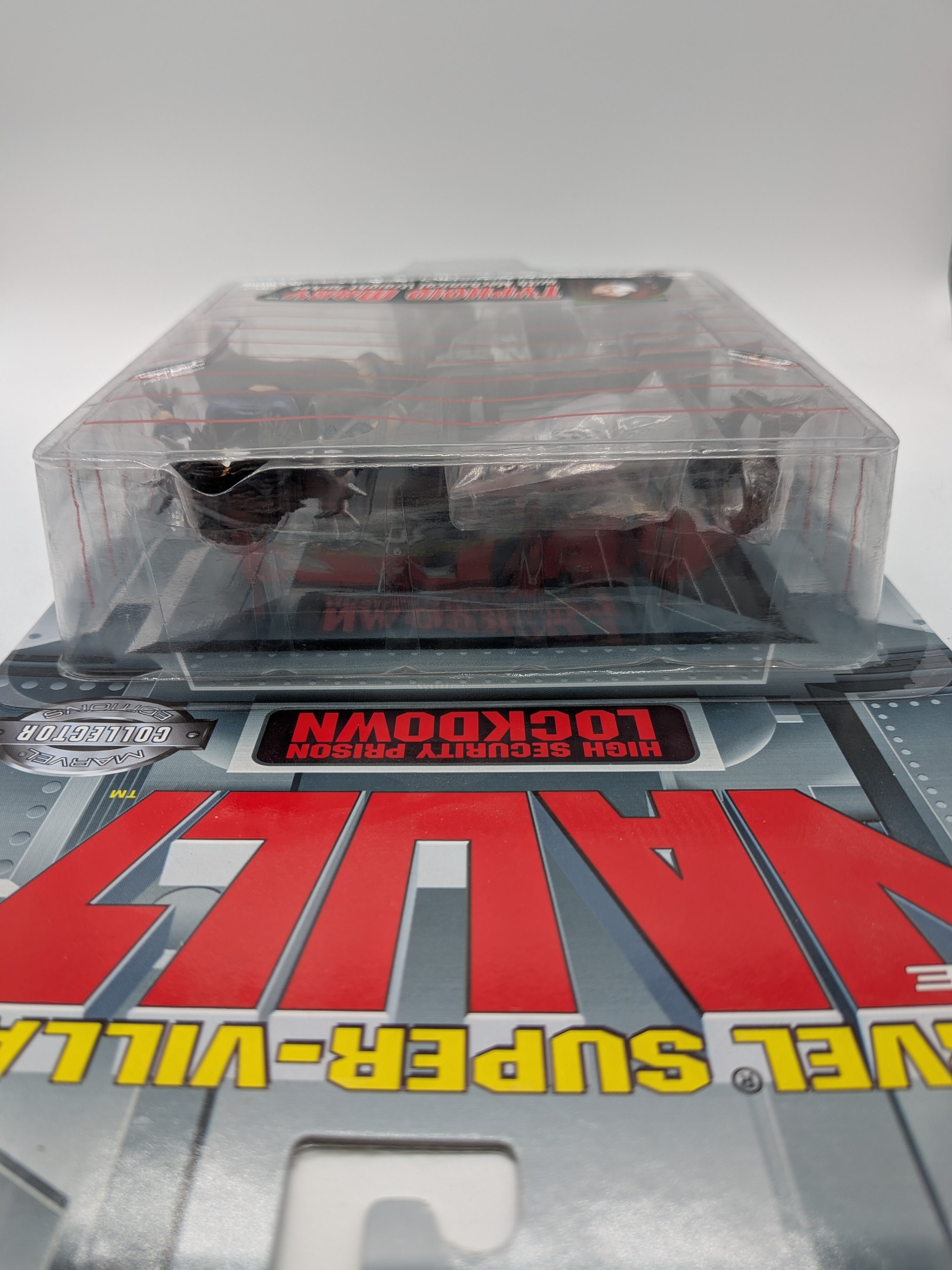 Toy Biz 1998 Marvel Super-Villains The Vault Typhoid Mary