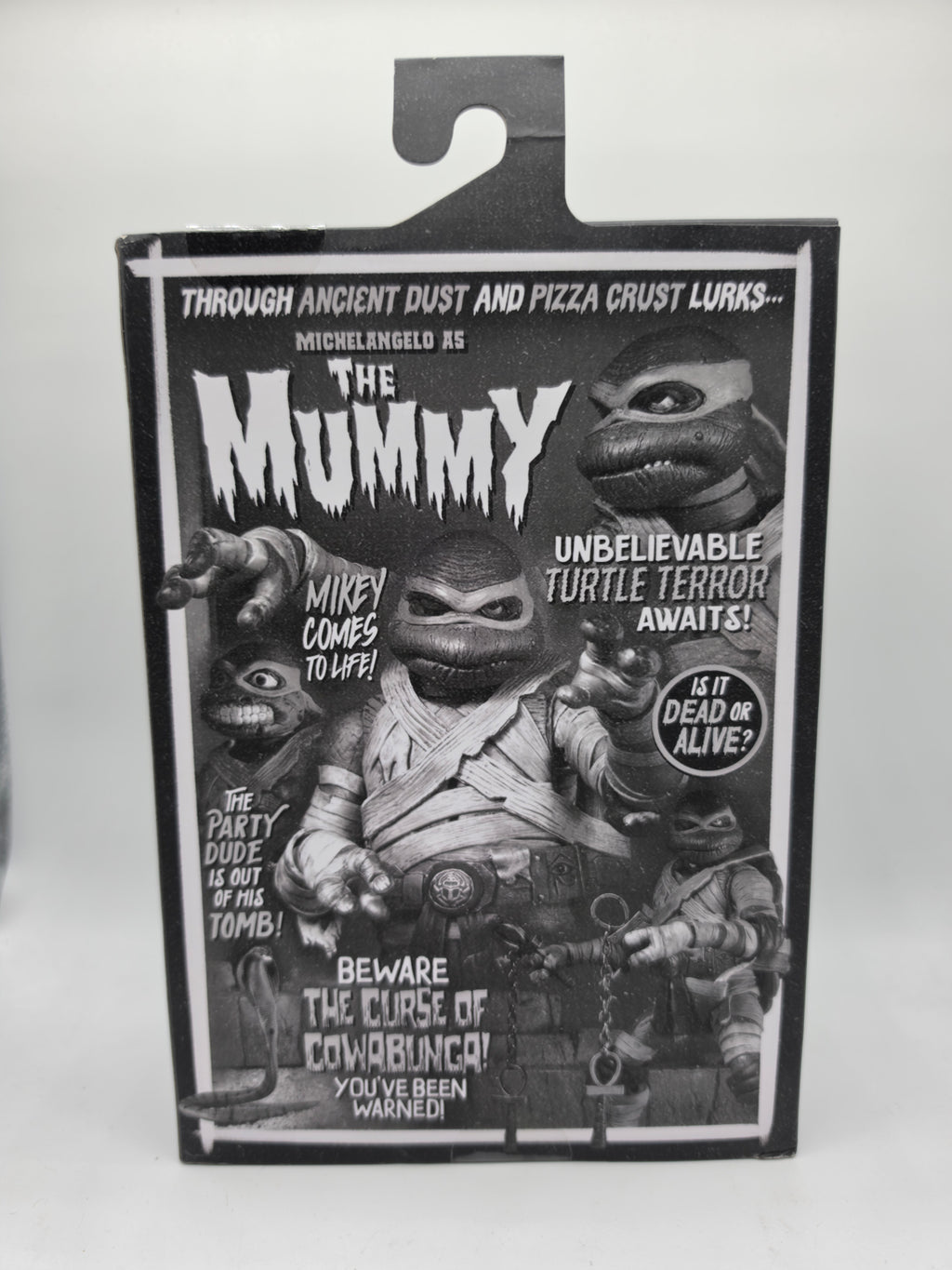 NECA 2025 Universal Monsters x TMNT Michelangelo as The Mummy (Black and White)