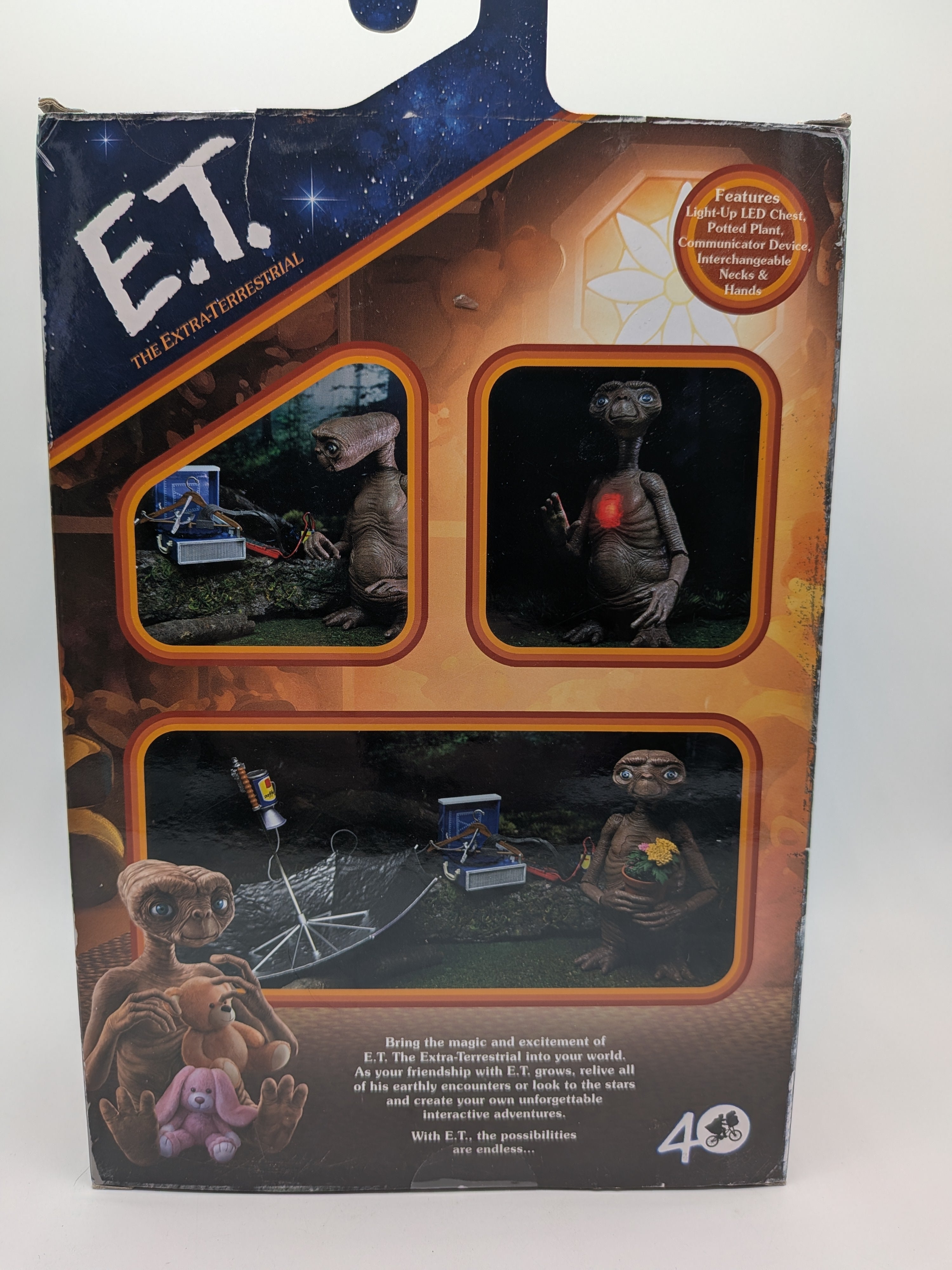 NECA 2022 E.T. The Extra-Terrestrial Deluxe Ultimate E.T. 40th Anniversary