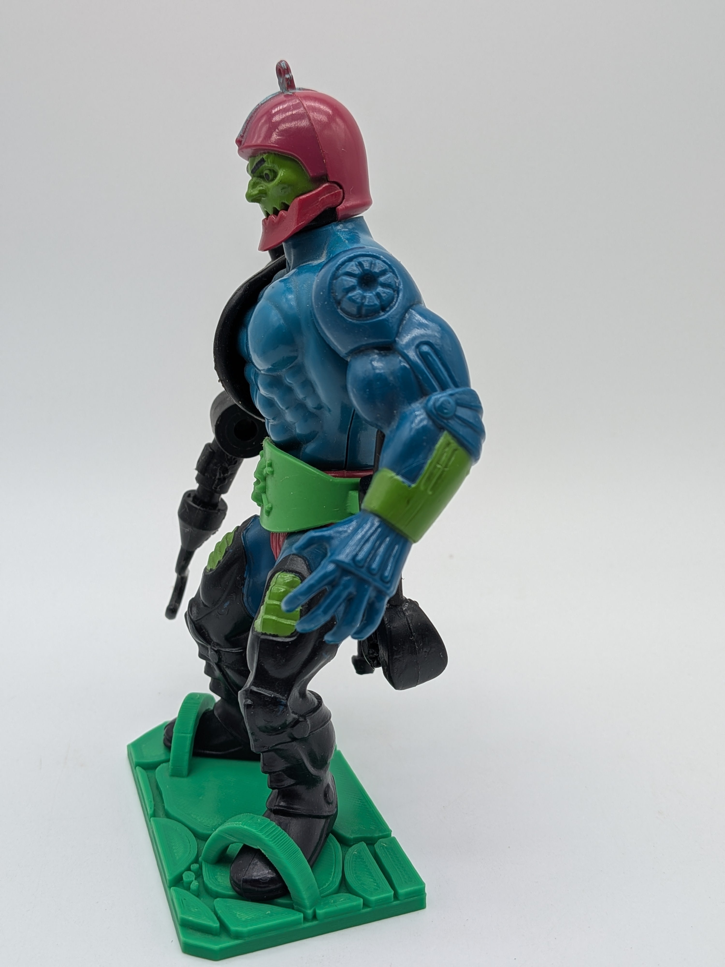 Mattel 1983 Masters of the Universe Trap Jaw - Loose Complete Figure w/Warrior's Ring