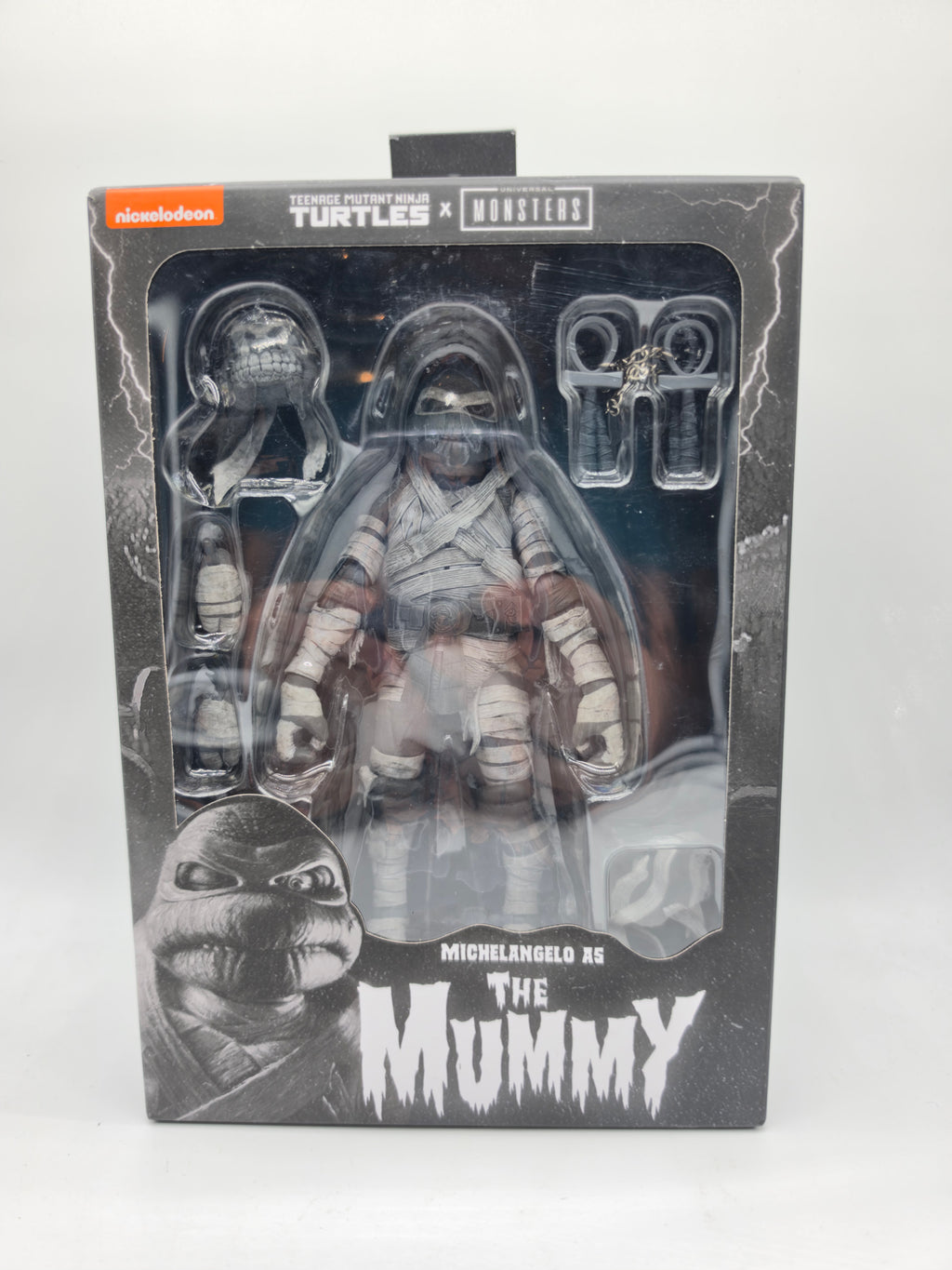 NECA 2025 Universal Monsters x TMNT Michelangelo as The Mummy (Black and White)