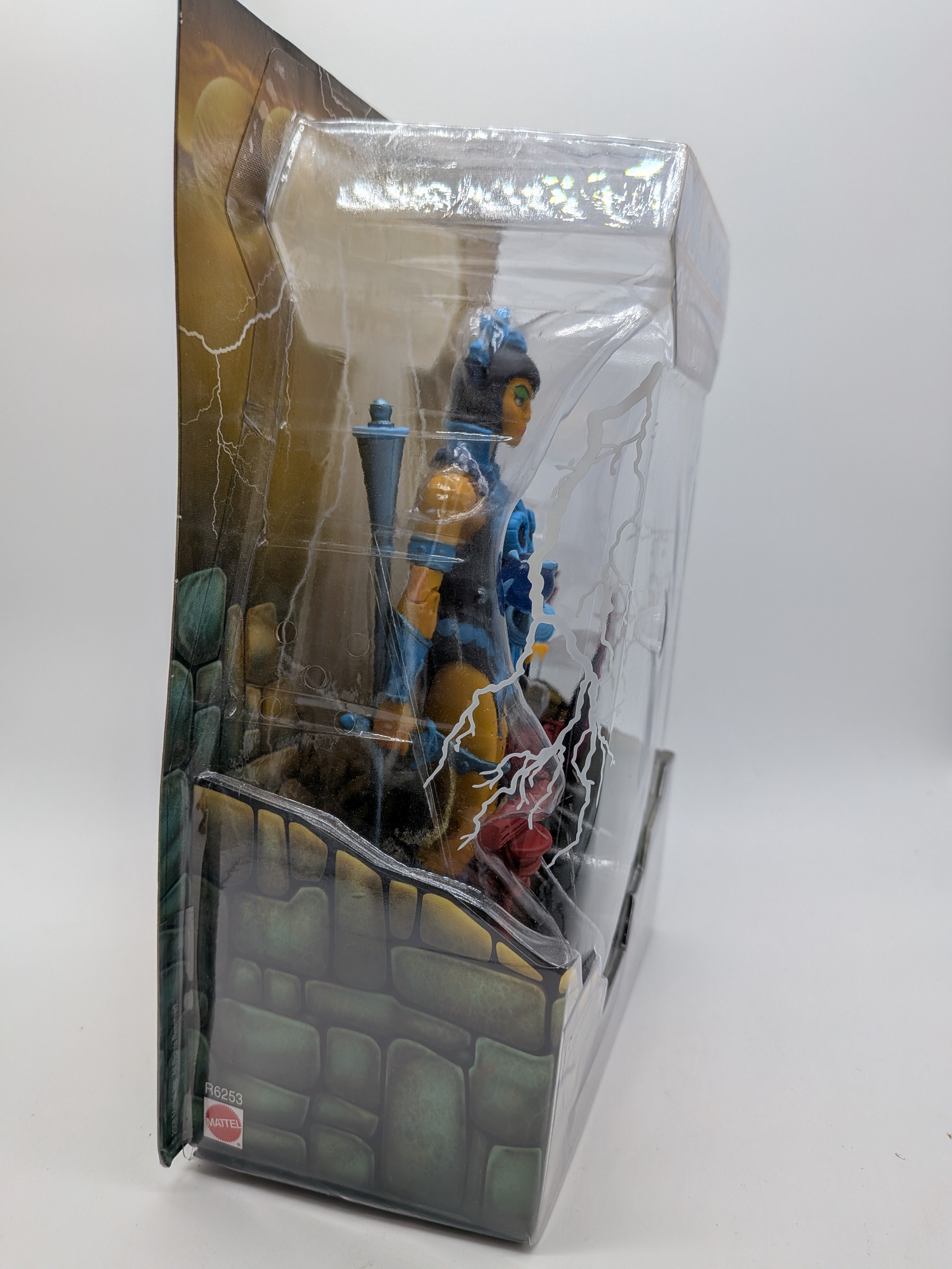Mattel 2010 Masters of the Universe Classics Evil-Lyn Action Figure