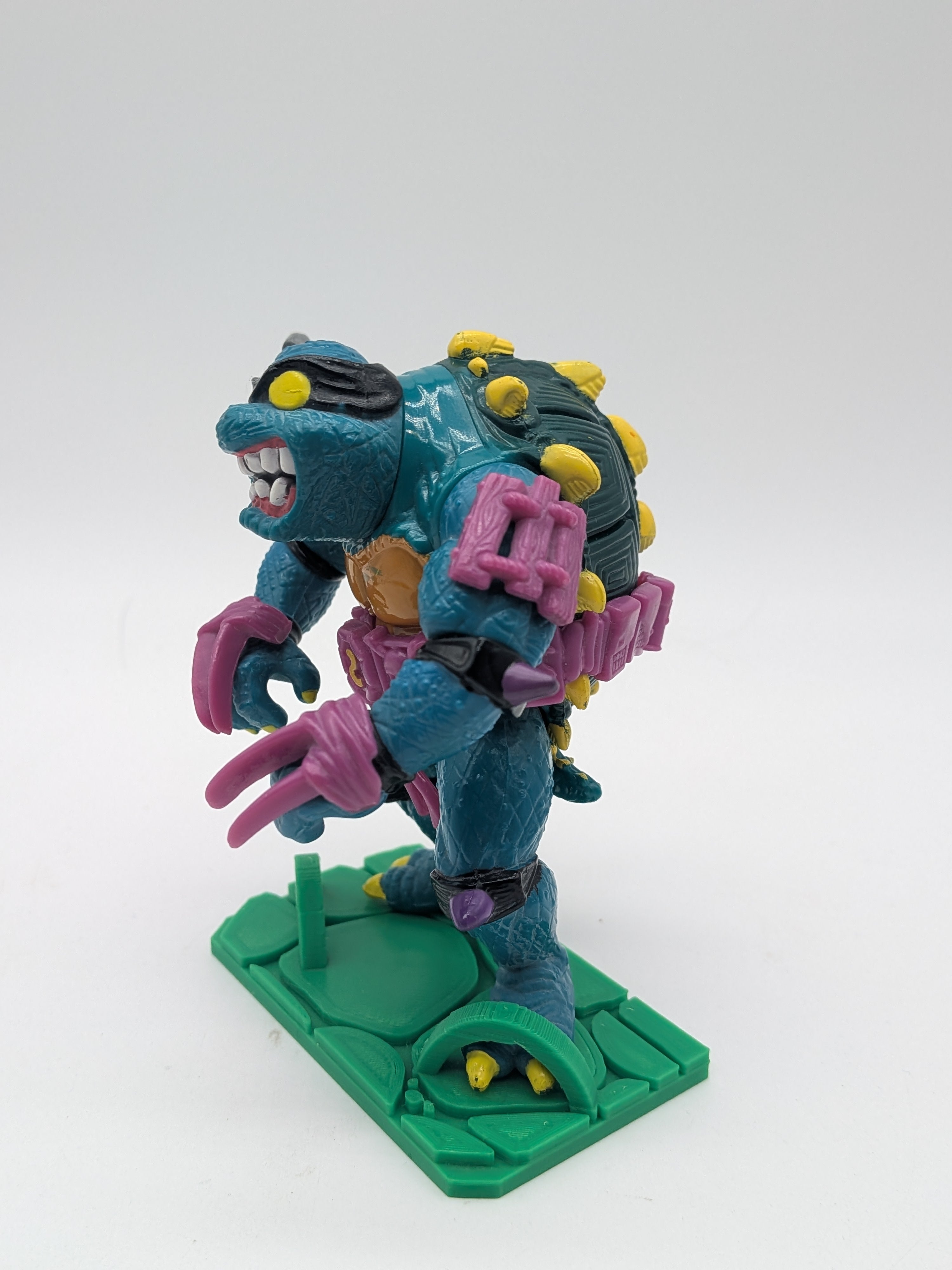 Playmates 1990 Teenage Mutant Ninja Turtles Slash Purple Belt Yellow "S" Complete